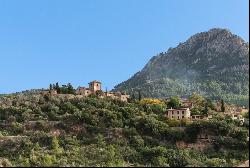 Cosy village house with mountain views for sale in Deiya, Mallor, Deià 07179