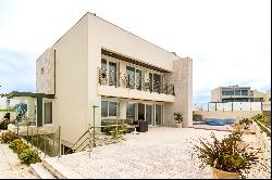 House, 6 bedrooms, for Sale