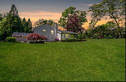 21 Kodiak Drive, Woodbury, NY 11797