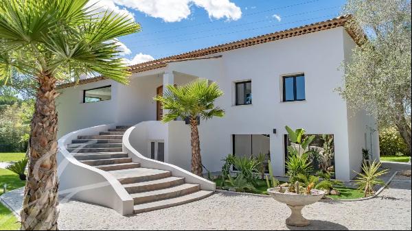 Sole Agent in Mougins: Stunning Renovated Villa in a Peaceful Setting