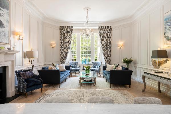 An impressive family-sized apartment for sale in Knightsbridge, SW1X