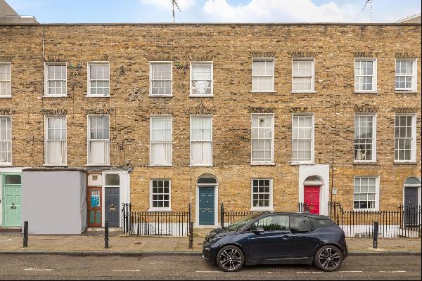 A newly refurbished, three bedroom duplex apartment in the heart of Clerkenwell.