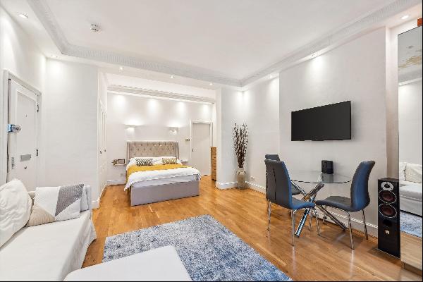 Large contemporary studio to let in Westminster, SW1