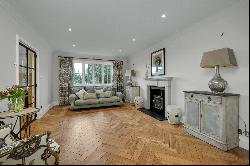 Pelhams Walk, Esher, Surrey, KT10 8QD