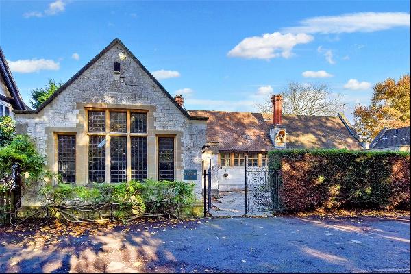 School Lane, Medmenham, Marlow, Buckinghamshire, SL7 2HJ