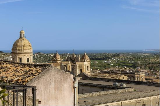 Flat in the city centre with exclusive view over Noto