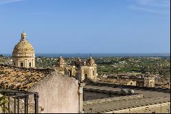 Flat in the city centre with exclusive view over Noto