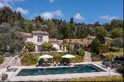 Stunning 5-bedroom family house with panoramic views for rent in Châteauneuf-Grasse