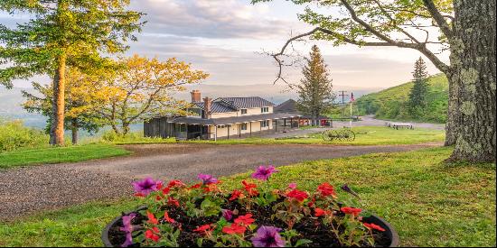 Live in the Berkshire County Clouds with Breathtaking, Long-Range Views!