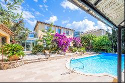 Toulon - Charming 5-Bedroom House with Pool