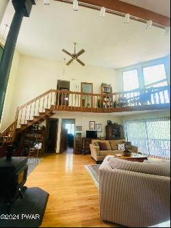 103 Blue Shelf Lane, Lords Valley PA 18428