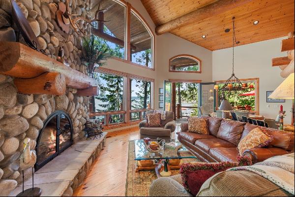 Spectacular Timber Framed Lakefront Living