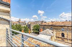 BORDEAUX - JARDIN PUBLIC - 191sqm EXCEPTIONAL APARTMENT - TERRACE - LIFT - GARAGE