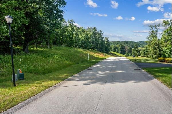 Lot 16 Ravenwood Dr, Hempfield Twp - Wml PA 15601