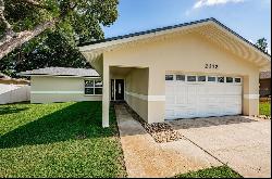 2112 Bramblewood Drive N, Clearwater FL 33763