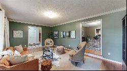 16221 Snyder Road, Chagrin Falls OH 44022