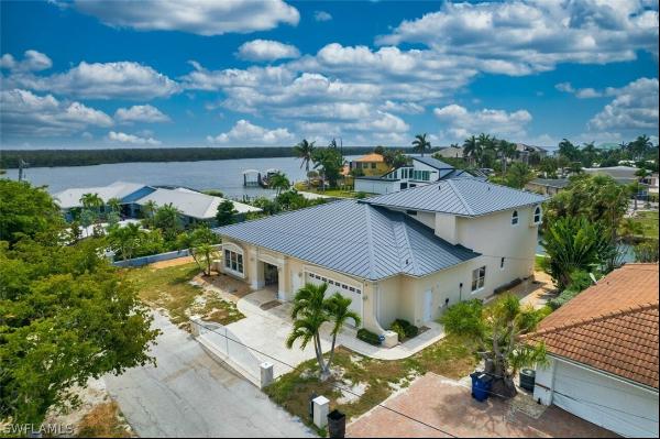 9 Glenview Manor Drive, Fort Myers Beach, FL, 33931, USA