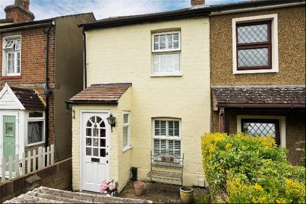 Spring Gardens, West Molesey, Surrey, KT8 2JA