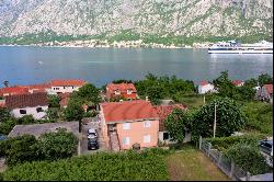 Family House In An Ideal Location In Prcanj, Kotor Bay, Montenegro, R2316