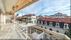 Cannes Downtown 3-room apartment large corner terrace