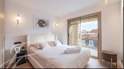 Cannes Downtown 3-room apartment large corner terrace