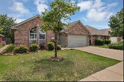 9004 Winding River Drive, Fort Worth TX 76118