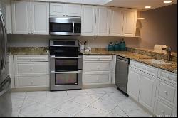 2898 SE Fairway W Unit 8, Stuart FL 34997