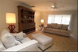 2898 SE Fairway W Unit 8, Stuart FL 34997