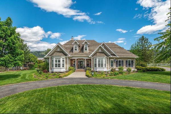 Country Elegance at Round Lake Meadows