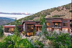 Timeless Contemporary Getaway! Ultra Private Setting & Sweeping Mountain View