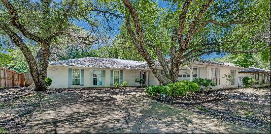 Beautiful residence resting in a subdivision near downtown