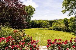 5 MINUTES FROM BIARRITZ - MAGNIFICENT PROPERTY FACING THE MOUNTAINS