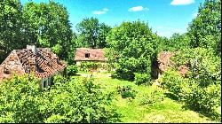 Beautiful stone hamlet in a green, quiet and sunny setting