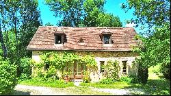 Beautiful stone hamlet in a green, quiet and sunny setting