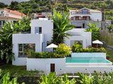 Two Spectacular T1 and T2 Villas With Sea View