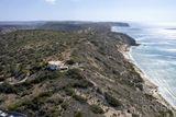 T4-Villa on the beach in Salema