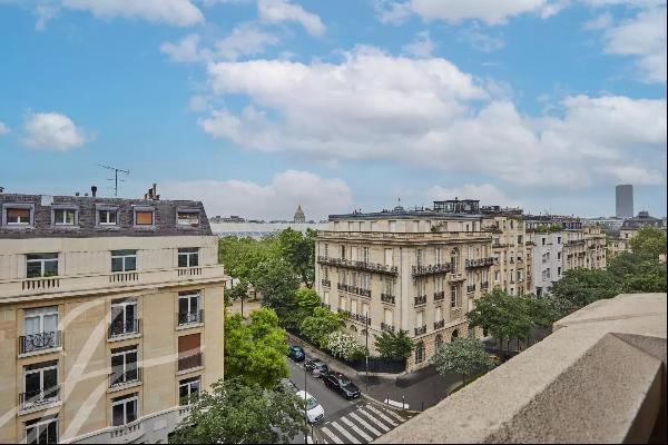 Paris 7 - 3 bedroom apartment with Monuments view