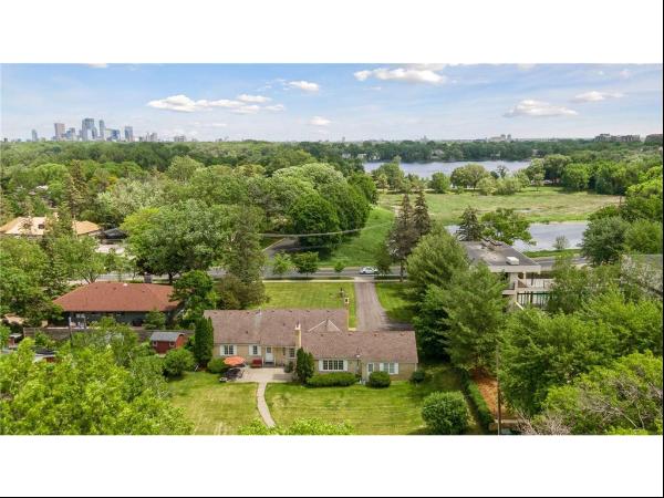 2530 S France Avenue, Saint Louis Park, MN, 55416, USA