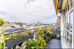 Paris 4th - Top floor apartment with panoramic terrace and monument views