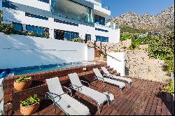 Immaculate Property with Stunning Views in Camps Bay