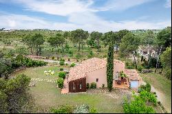 Les Pennes Mirabeau - Family Villa with Large Garden and Pool