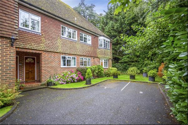 Grove Road, Beaconsfield, Buckinghamshire, HP9 1PT