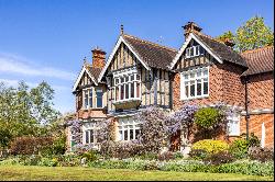 Moons Hill, Frensham, Farnham, Surrey, GU10 3AW