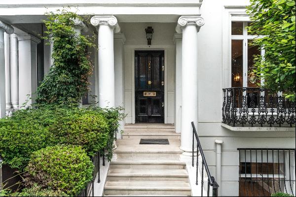 Five-bedroom house with private garden and exclusive Knightsbridge address