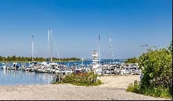 Steps to Bay, Boating & Restaurant