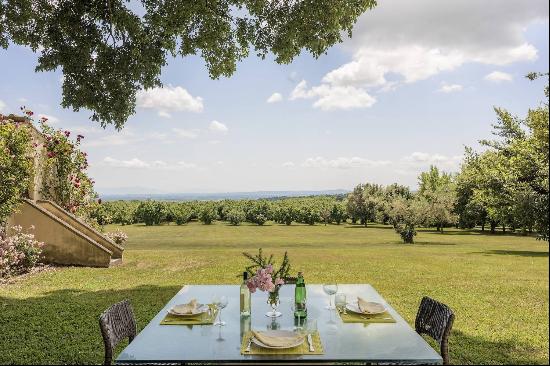 Elegant estate in the enchanting scenery of Tuscia