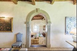 Elegant estate in the enchanting scenery of Tuscia