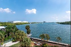 500 Bayview Dr, #426, Sunny Isles Beach, FL