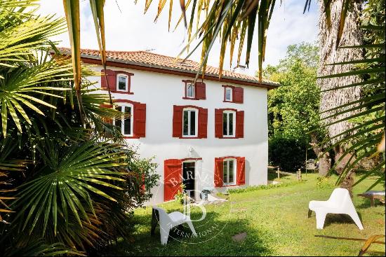 PRETTY 19TH CENTURY HOUSE IN LA BASTIDE CLAIRENCE