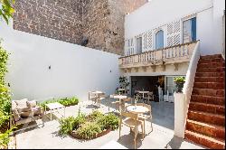 Rehabilitated 18th century building in the centre of Ciutadella